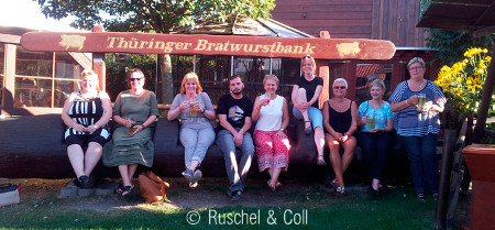 zu-besuch-im-bratwursttheater